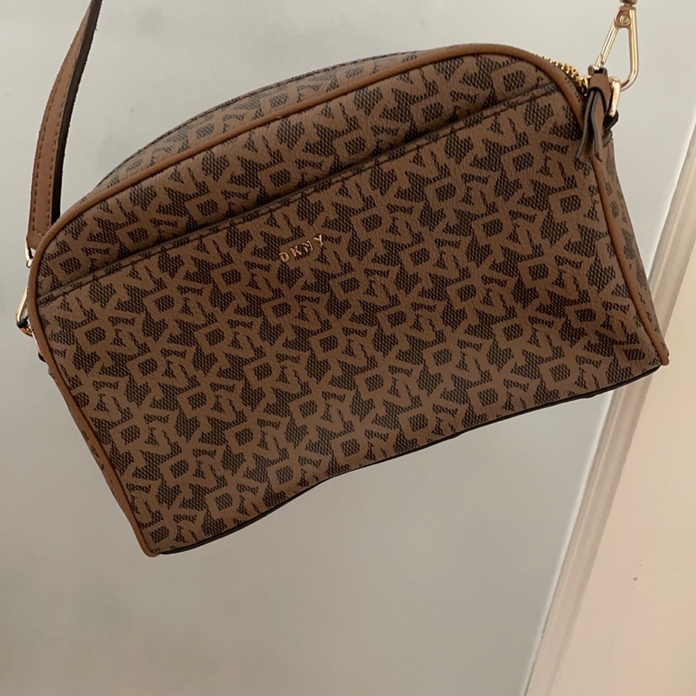 Long Strap DKNY bag / purse